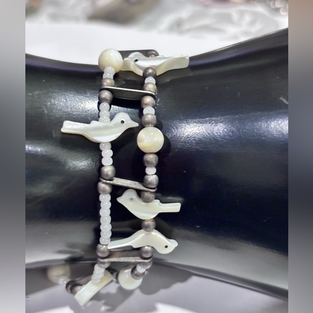 Charming vintage mother of pearls Bird Bracelet